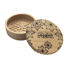 Load image into Gallery viewer, Artisanat M - Limited Edition - Maple Wood Toothless Grinder
